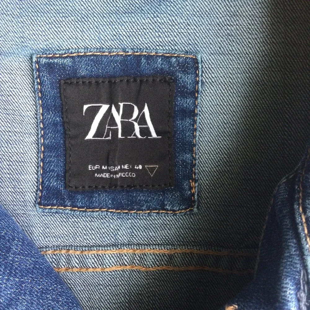 Zara Denim Jacket Mens M Trucker Bomber‎ Celebrate Your Friendships Distressed